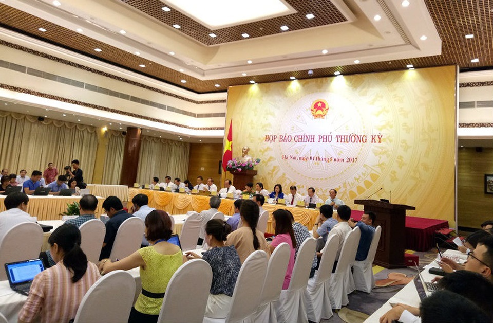 “Tồn hơn 300.000 tấn, thịt lợn Việt Nam vẫn khó xuất khẩu vì chất lượng” - 1 Cuộc họp báo Chính phủ chiều 4/5 nóng lên vấn đề giải cứu thịt lợn.