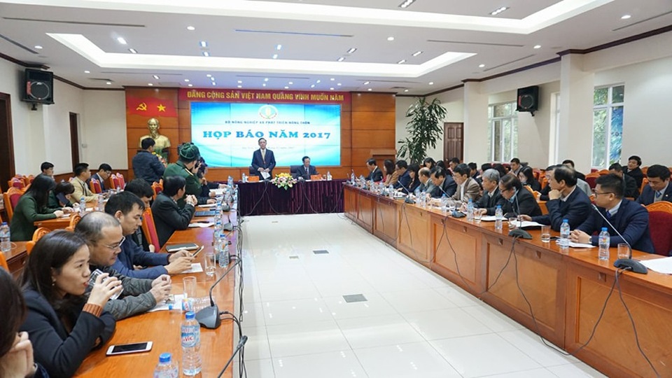 Bộ trưởng Nguyễn Xuân Cường: Kiểm tra trên 9140 mẫu ở các cơ sở giết mổ, không còn phát hiện chất cấm salbutamol - 1 Sáng 29/12, Bộ NN&PTNT tổ chức Họp báo để cung cấp cho báo chí về những hoạt động của ngành nông nghiệp trong năm 2017.