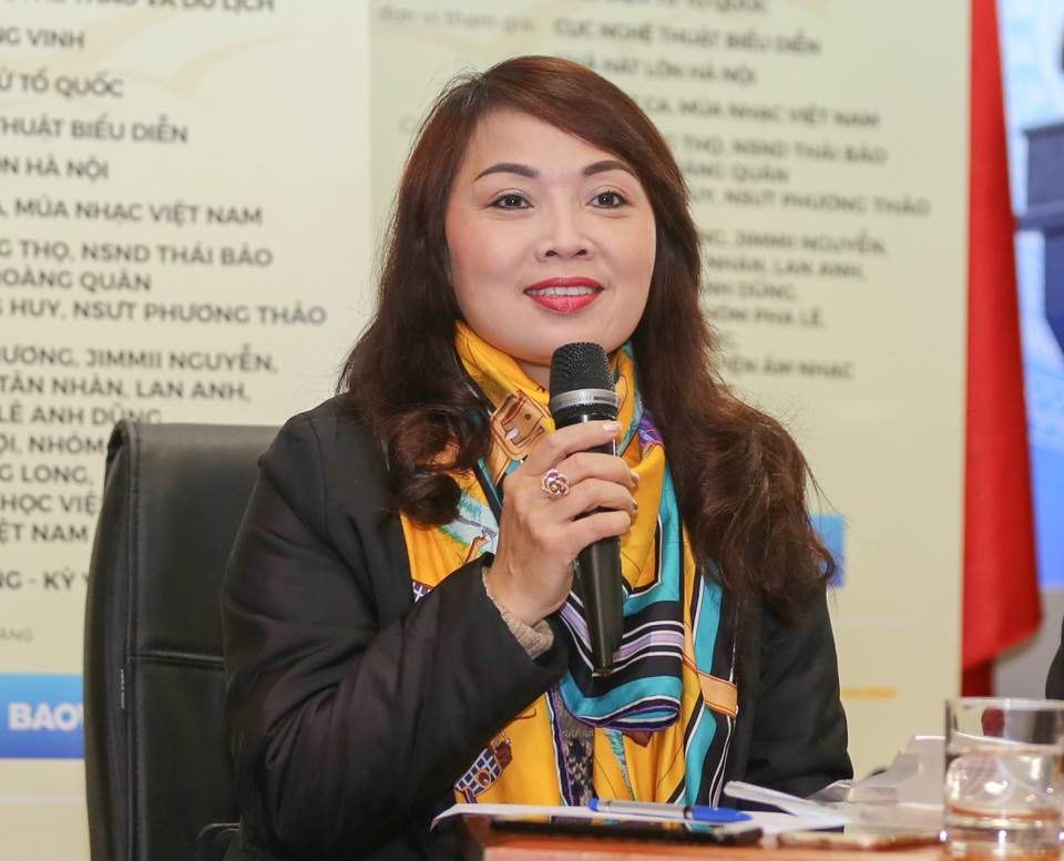 “Vang mãi giai điệu Tổ Quốc” - chương trình đặc biệt chào năm mới 2018 - 3 NSND Thái Bảo.