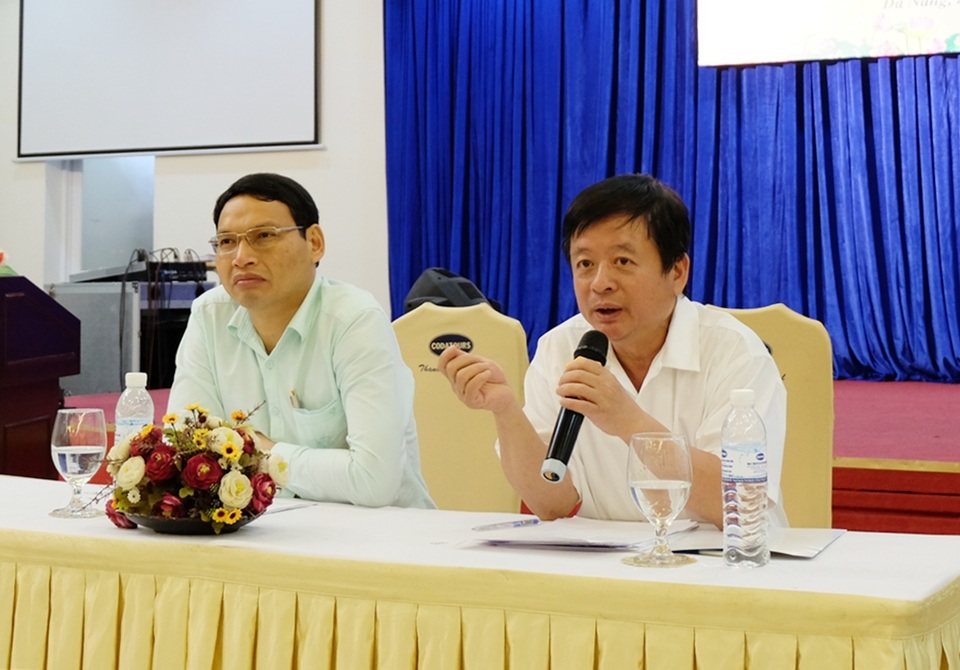 Liên hoan Âm nhạc khu vực Nam Trung Bộ và Tây Nguyên tổ chức ở Đà Nẵng - 1 Nhạc sĩ Đỗ Hồng Quân - Chủ tịch Hội Nhạc sĩ Việt Nam (bên phải) và ông Hồ Kỳ Minh - Phó Chủ tịch UBND TP. Đà Nẵng chủ trì họp báo Liên hoan Âm nhạc khu vực Nam Trung Bộ và Tây Nguyên