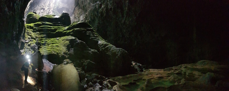 Hành trình chinh phục Sơn Đoòng kỳ vĩ (Phần 2) - 1
Một góc khác của hố Sụt