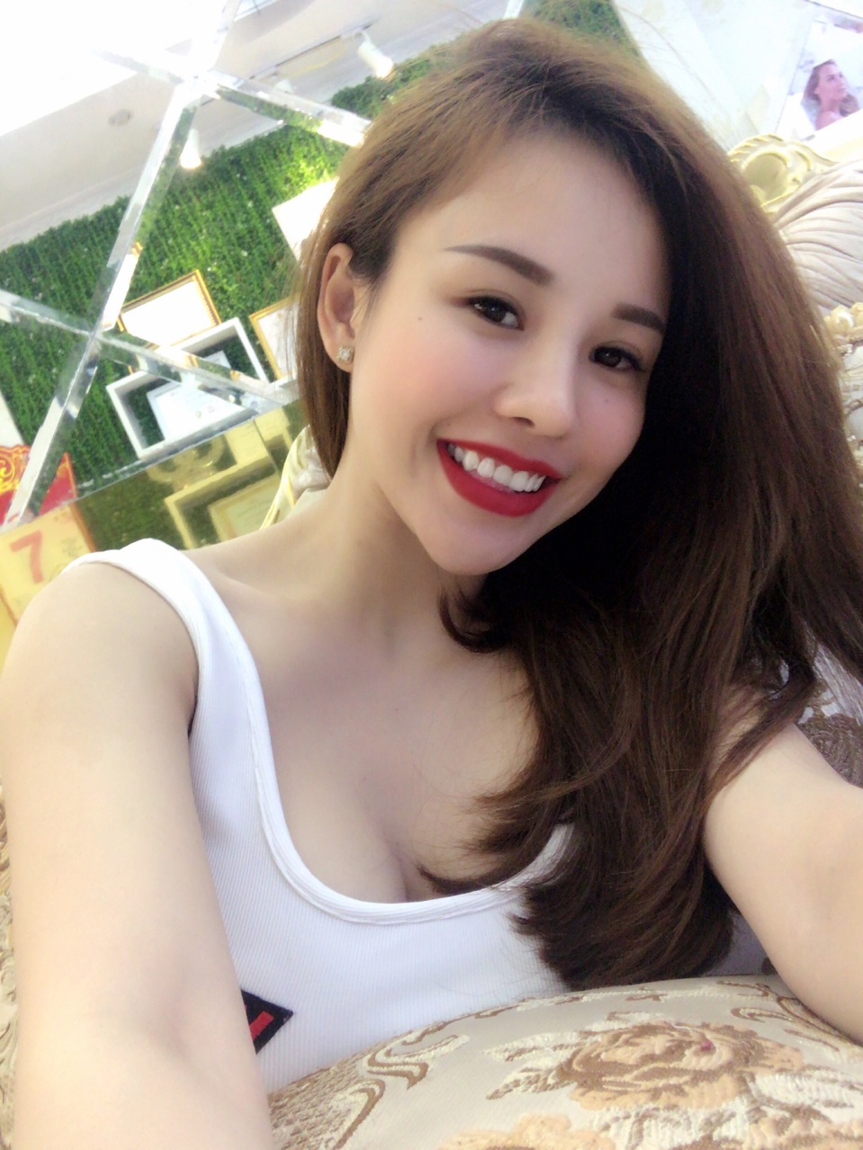 Hot girl siêu vòng 1 lộ bí quyết kinh doanh lãi trăm triệu mỗi tháng - 5 Minh Phương mong mỏi hỗ trợ các bà mẹ bỉm sữa có thêm thu nhập.
