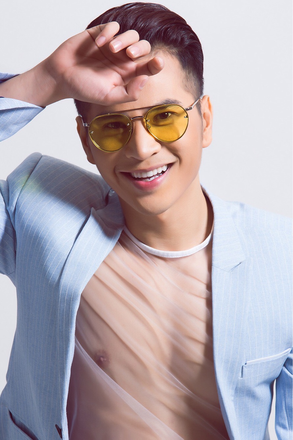 Bị đồn yêu Vũ Ngọc Đãng, hot boy mới của "đạo diễn bạc tỷ" nói gì? - 3 Huy Anh không quan tâm những tin đồn giới tính.