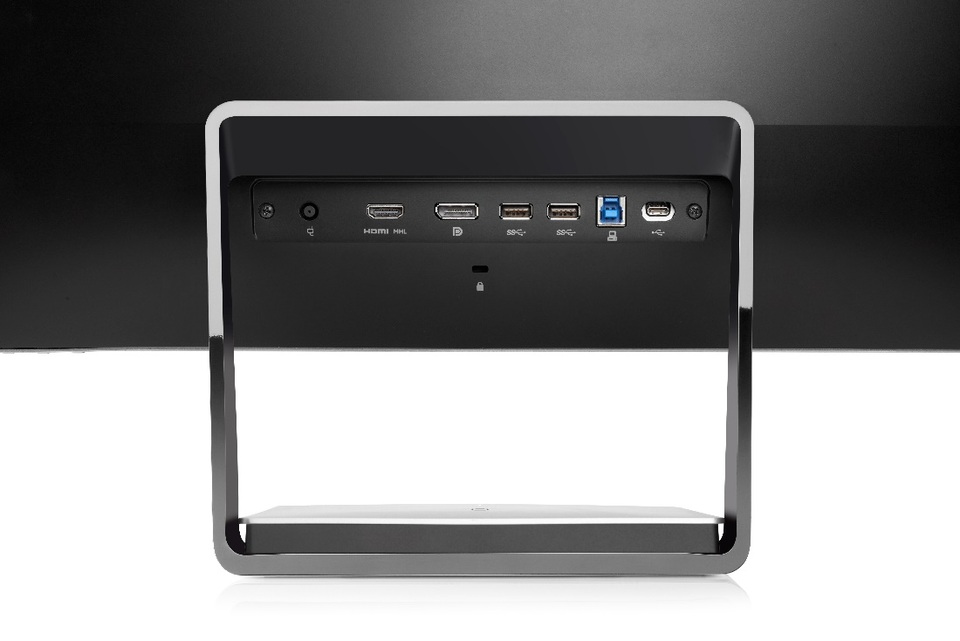 
S240uj hỗ trợ đầy đủ các ngõ kết nối tiện lợi.
