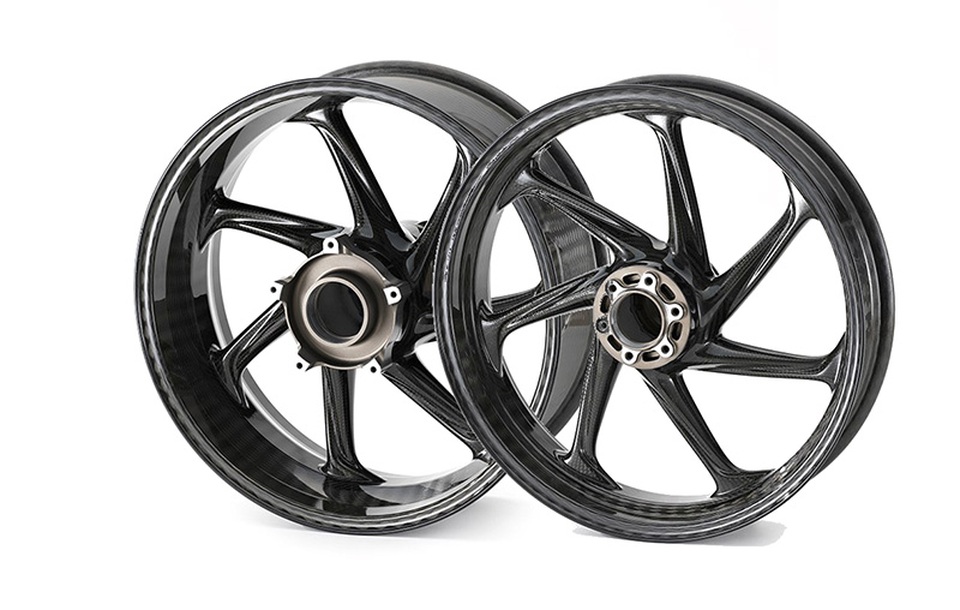BMW công bố mẫu môtô "full-carbon" đầu tiên - 3 BMW công bố mẫu môtô "full-carbon" đầu tiên - 3