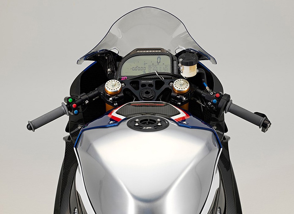 BMW công bố mẫu môtô "full-carbon" đầu tiên - 11 BMW công bố mẫu môtô "full-carbon" đầu tiên - 11