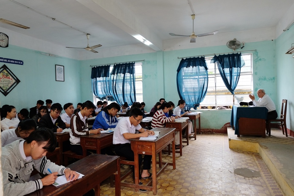 Đà Nẵng: Học kỳ 2, học sinh lớp 12 thi trắc nghiệm kết hợp tự luận - 1 Học sinh lớp 12 Đà Nẵng sẽ được tổ chức thikiểm tra học kỳ 2 theo hình thức trắc nghiệm khách quan kết hợp tự luận (trong cùng 1 đề) ở các môn Toán, Tiếng Anh, Lịch sử, Địa lí, Giáo dục công dân