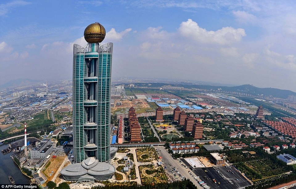 Chuyện kỳ lạ xung quanh ngôi làng giàu nhất Trung Quốc - 3 Toàn cảnh làng nhìn từ trên cao