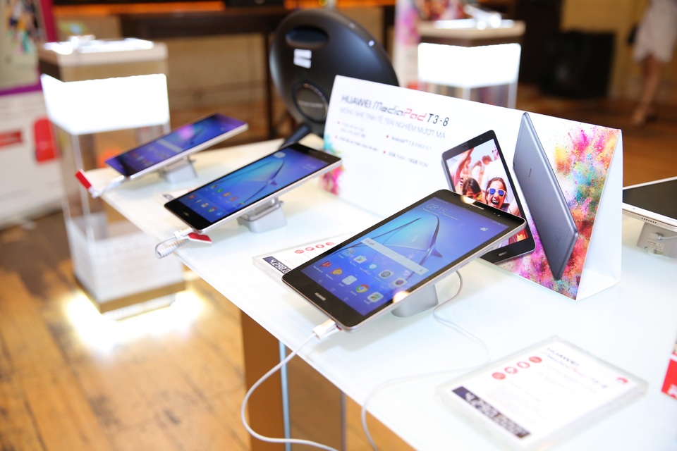Huawei mang bộ đôi máy tính bảng từ MWC 2017 về Việt Nam - 2 MediaPad T3-8