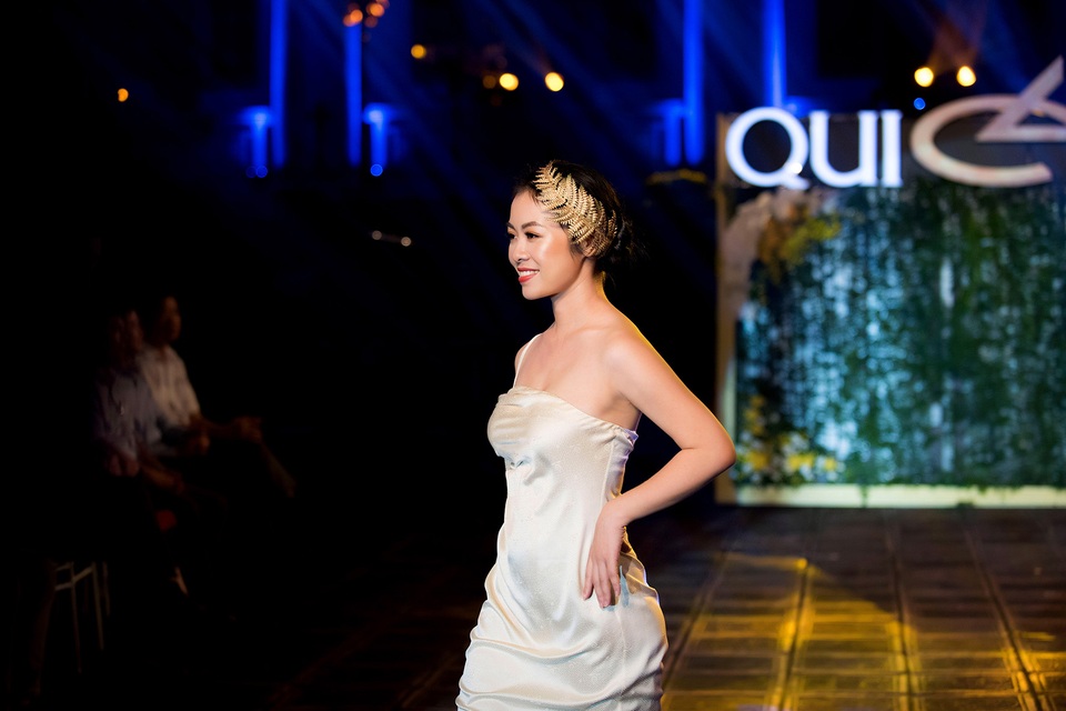 30 BTV “hot” nhất VTV gây ngỡ ngàng với phần catwalk trên sàn diễn - 8 30 BTV “hot” nhất VTV gây ngỡ ngàng với phần catwalk trên sàn diễn - 8
