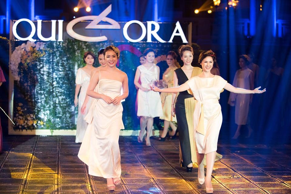 30 BTV “hot” nhất VTV gây ngỡ ngàng với phần catwalk trên sàn diễn - 1 Các MC, BTV sải bước đầy tự tin.