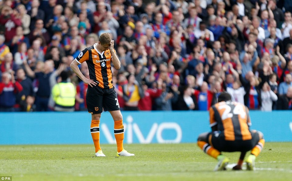 Xác định xong 3 CLB xuống hạng ở Premier League - 1 Hull City xuống hạng ở Premier League