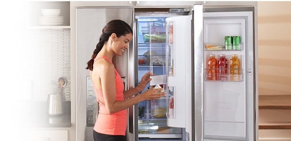 Những thứ có thể phát nổ kinh hoàng nếu để trong ngăn đá tủ lạnh - 4 Các chuyên gia lưu ý khi tủ lạnh xảy ra hỏng hóc không nên tự ý sửa chữa. (Ảnh minh họa)