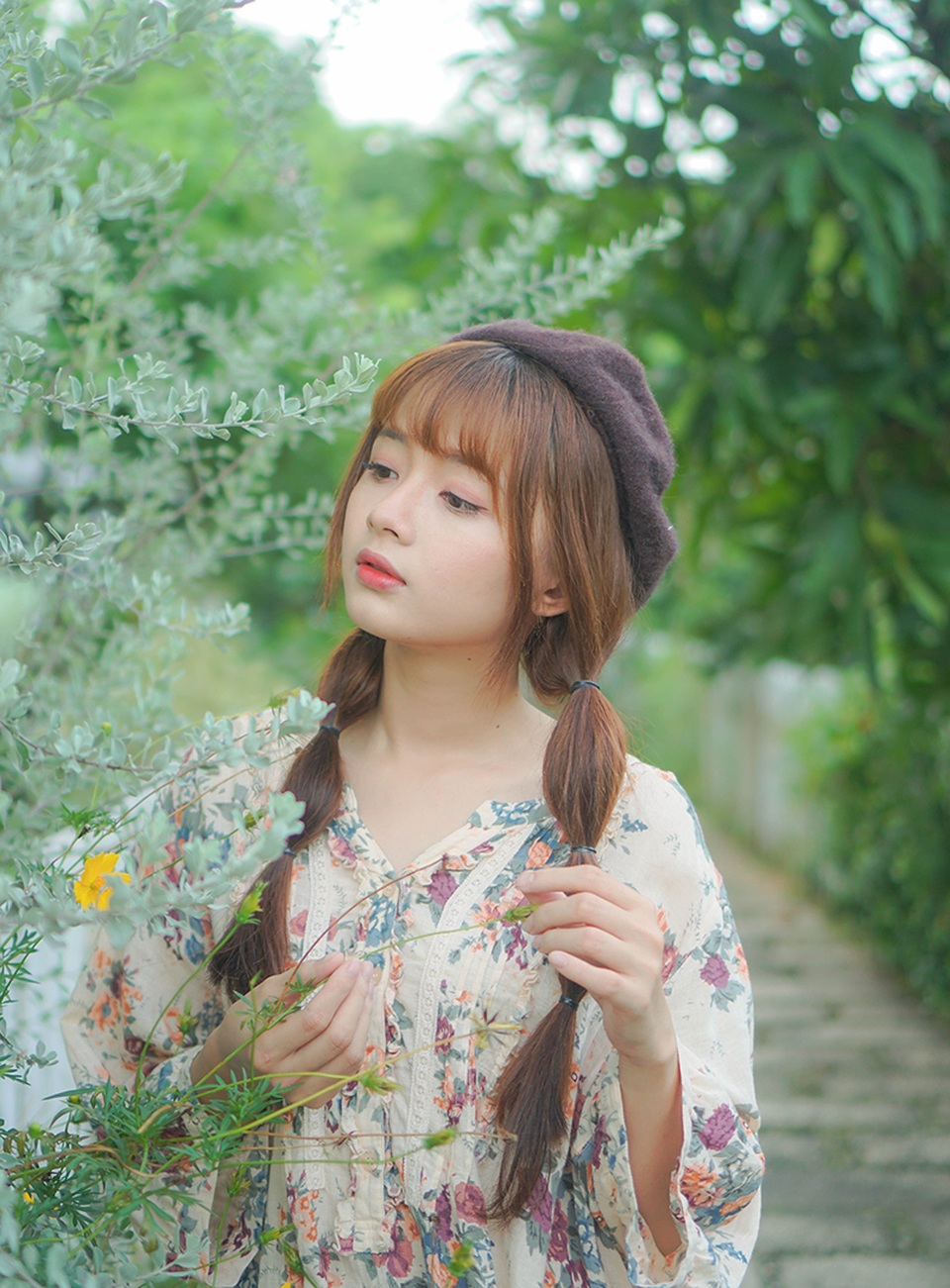 "Búp bê ảnh thẻ" mặt tròn, chẳng sexy mà có gần 400.000 fans - 6 "Búp bê ảnh thẻ" mặt tròn, chẳng sexy mà có gần 400.000 fans - 6