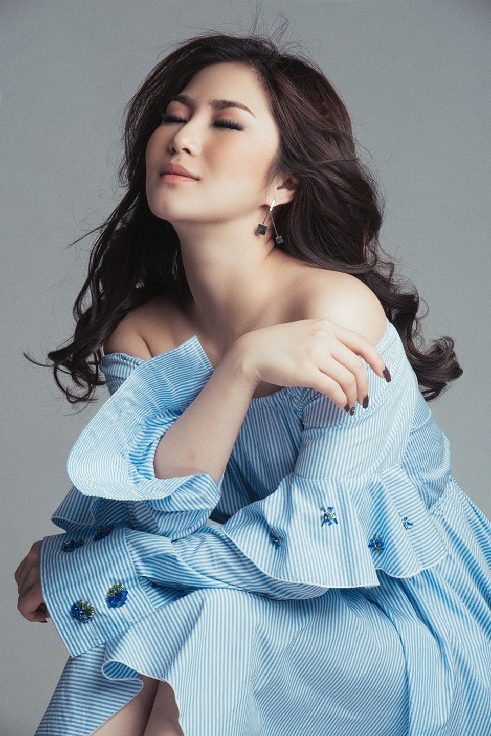 Hương Tràm: “Từng hoang mang đến mức mất thăng bằng” - 11 Hương Tràm: “Từng hoang mang đến mức mất thăng bằng” - 11