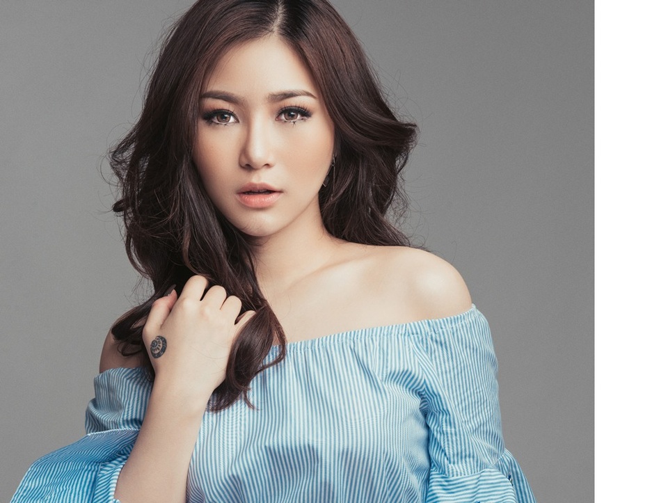 Hương Tràm: “Từng hoang mang đến mức mất thăng bằng” - 6 Hương Tràm: “Từng hoang mang đến mức mất thăng bằng” - 6