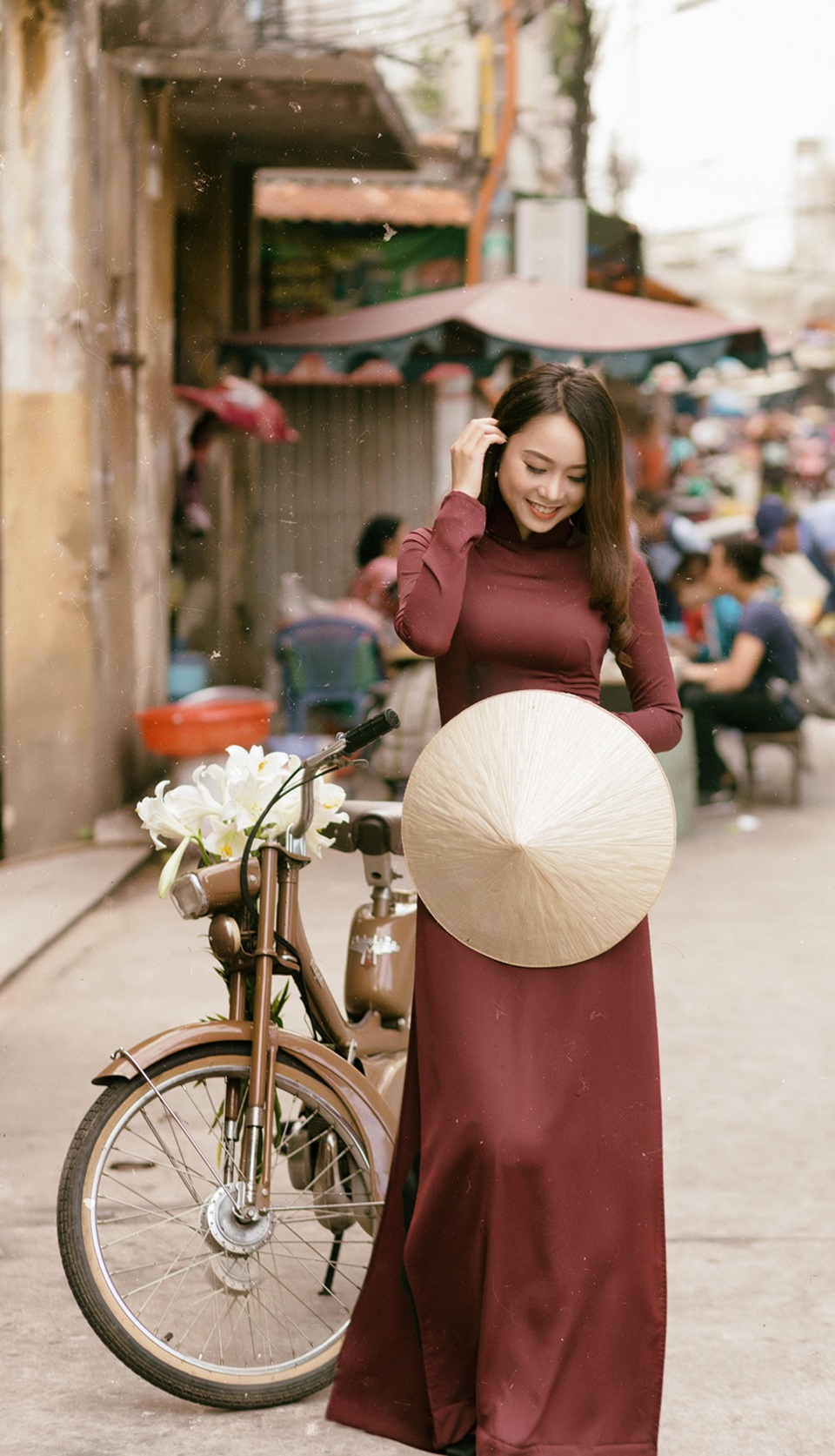 Á khôi Đại học Nội vụ yêu kiều bên sắc hoa loa kèn - 9 Á khôi Đại học Nội vụ yêu kiều bên sắc hoa loa kèn - 9