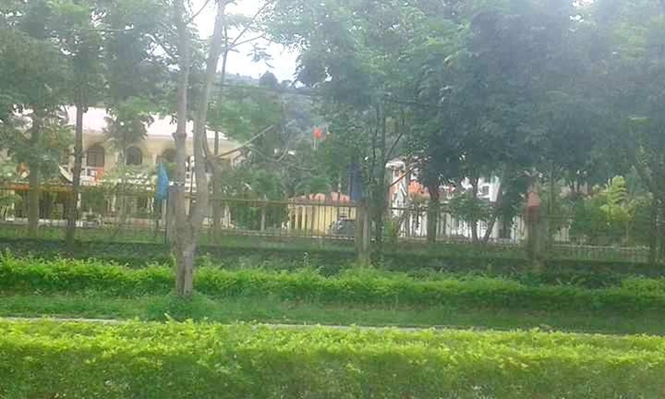 Trộm lẻn vào Huyện ủy khiêng két sắt ra ngoài đập lấy gần 50 triệu - 2 Trụ sở Huyện ủy A Lưới vừa bị mất trộm
