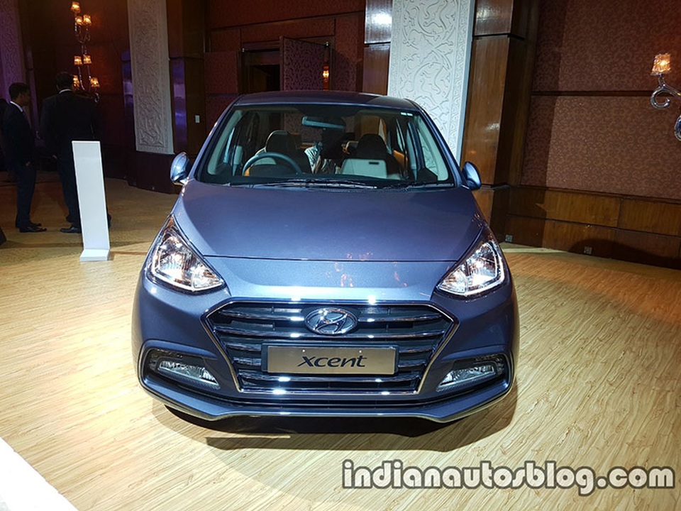 Hyundai i10 sedan thay động cơ - 8 Hyundai i10 sedan thay động cơ - 8