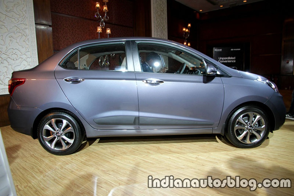 Hyundai i10 sedan thay động cơ - 4 Hyundai i10 sedan thay động cơ - 4