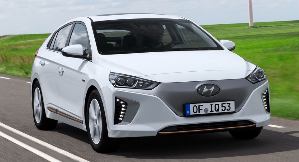 Hyundai Ioniq bán chạy vượt dự kiến - 1 Hyundai Ioniq bán chạy vượt dự kiến - 1