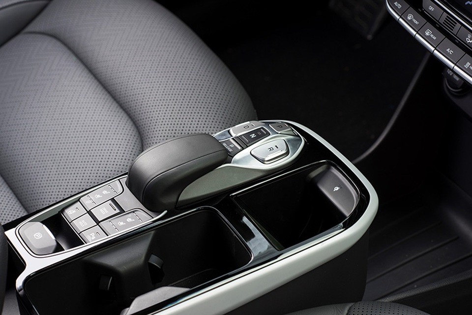 Hyundai tham gia cuộc chơi xe tự lái với mẫu Ioniq - 13 Hyundai tham gia cuộc chơi xe tự lái với mẫu Ioniq - 13