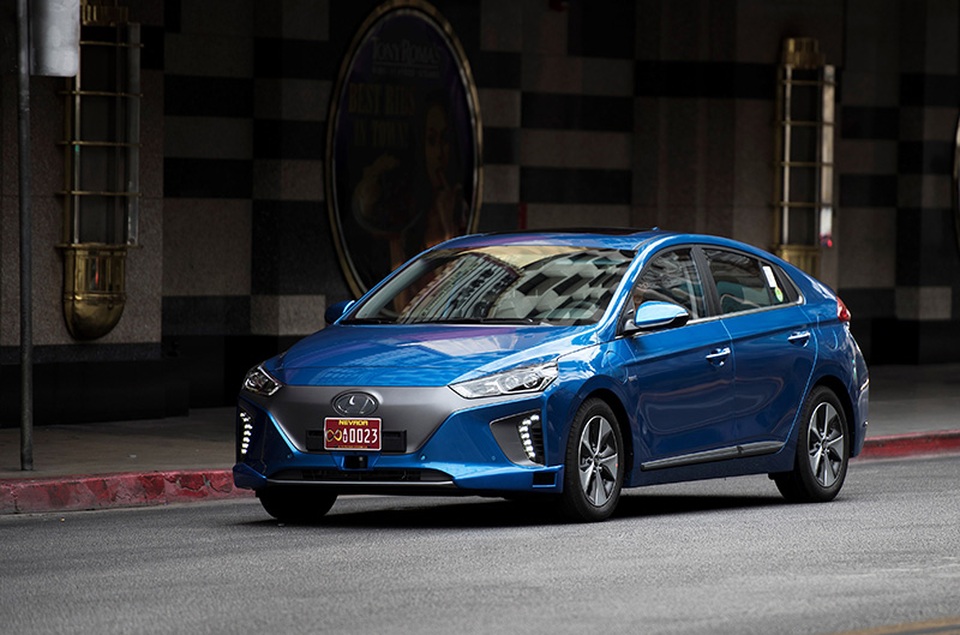 Hyundai tham gia cuộc chơi xe tự lái với mẫu Ioniq - 2 Hyundai tham gia cuộc chơi xe tự lái với mẫu Ioniq - 2