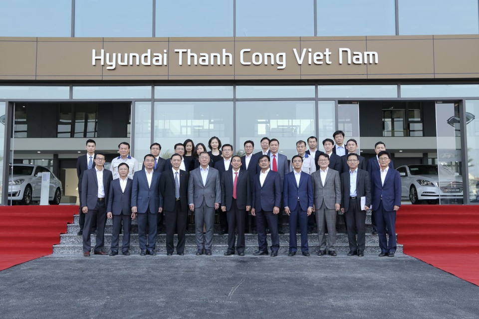 Hyundai Thành Công mở rộng sản xuất tại Việt Nam - 2 Ban lãnh đạo Tập đoàn Hyundai Motor và Tập đoàn Thành Công tại Tổ hợp Sản xuất - Lắp ráp Hyundai Thành Công Ninh BìnhBan lãnh đạo Tập đoàn Hyundai Motor và Tập đoàn Thành Công tại Tổ hợp Sản xuất - Lắp ráp Hyundai Thành Công Ninh Bình