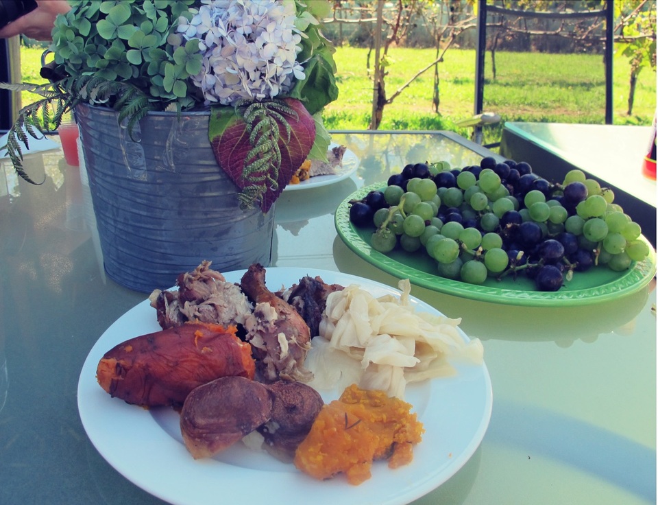 
Nếu như vài năm trước bạn còn gặp khó khăn vì không có đường bay thẳng từ Việt Nam tới New Zeland thì giờ đây mọi chuyện đã dễ dàng hơn nhiều khi Air New Zealand triển khai đường bay thẳng TP.HCM- Auckland với giá vé khứ hồi chỉ từ 14.900.000 VNĐ. Đừng quên thưởng thức món Hangi truyền thống khi tới với xứ Kiwi bạn nhé!
