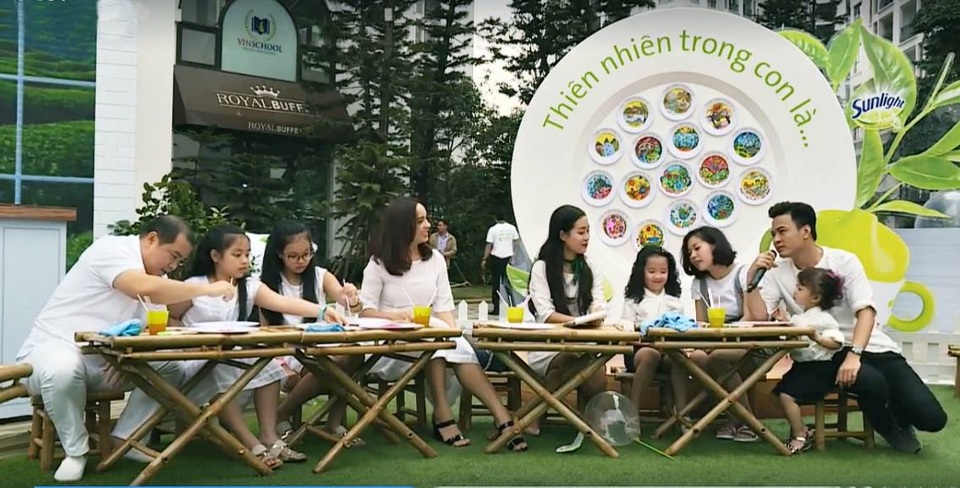 Gia đình Hồng Đăng, Thúy Hạnh hào hứng vui chơi tại “Ngôi nhà thiên nhiên” - 1