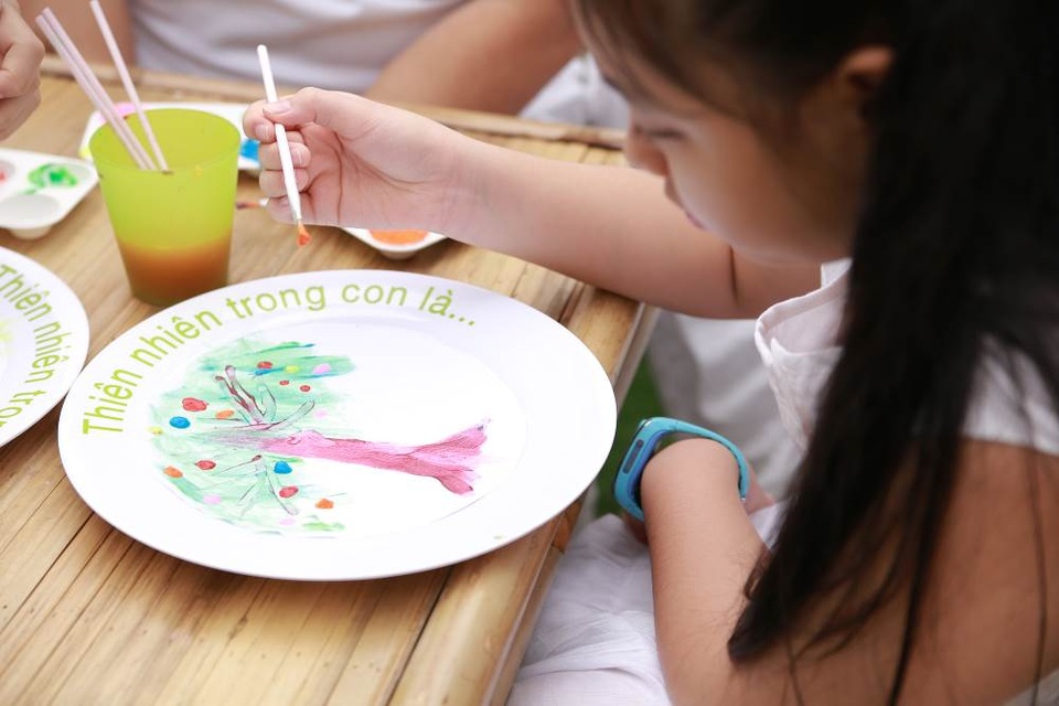 Gia đình Hồng Đăng, Thúy Hạnh hào hứng vui chơi tại “Ngôi nhà thiên nhiên” - 2