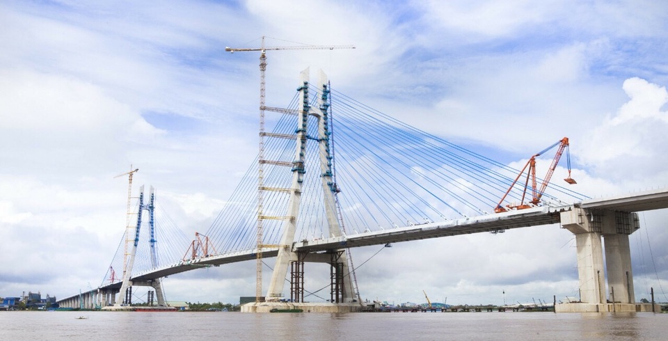 Ngày mai hợp long cầu dây văng dài nhất Đồng bằng sông Cửu Long - 1 Cầu dây văng Vàm Cống trước ngày hợp long (ảnh chụp ngày 28/9).