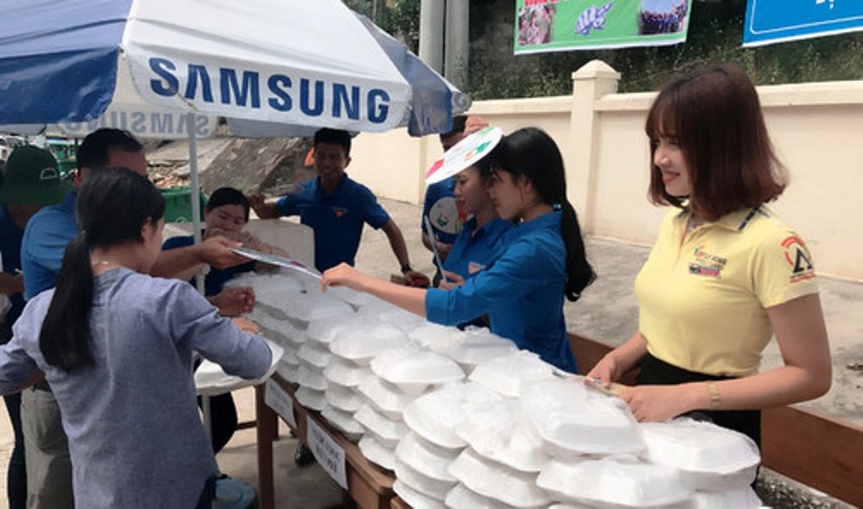 Mang điện thoại vào phòng thi, 1 thí sinh bị đình chỉ - 2 Mang điện thoại vào phòng thi, 1 thí sinh bị đình chỉ - 2