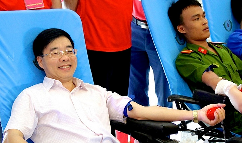 Ông Nguyễn Văn Thông - Phó Bí thư Tỉnh ủy Nghệ An chia sẻ: Đây là một hành động nhân văn cao đẹp, đã trao sự sống cho hàng nghìn người bệnh đang ngày đêm chờ máu...