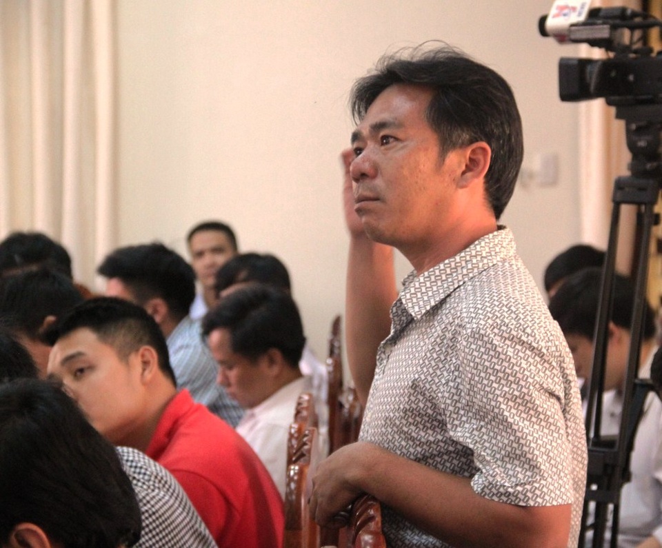 Vụ tàu vỏ thép hư hỏng ở Bình Định: “Đừng lợi dụng lòng tốt của dân mà làm ăn thiếu đạo đức” - 3 Ngư dân bức xúc vì cách trả lợi của các cơ sở đóng tàu vỏ thép và của đại diện đơn vị cung cấp máy tàu bị hư hỏng