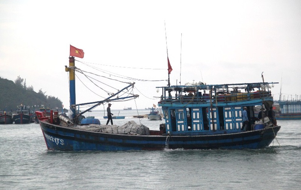 Tàu cá hỏng máy thả trôi trên biển, 5 ngư dân chờ được ứng cứu - 1
Tàu cá của ngư dân hoạt động ngoài khơi xa thường đối diện với những rủi ro.