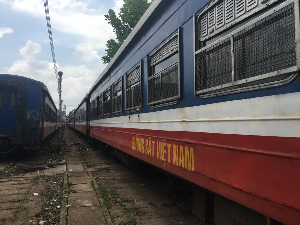 Vụ 2 tàu hỏa suýt tông nhau: Sa thải nhân viên đường sắt ngủ quên - 1 Vụ 2 tàu hỏa suýt tông nhau: Sa thải nhân viên đường sắt ngủ quên - 1