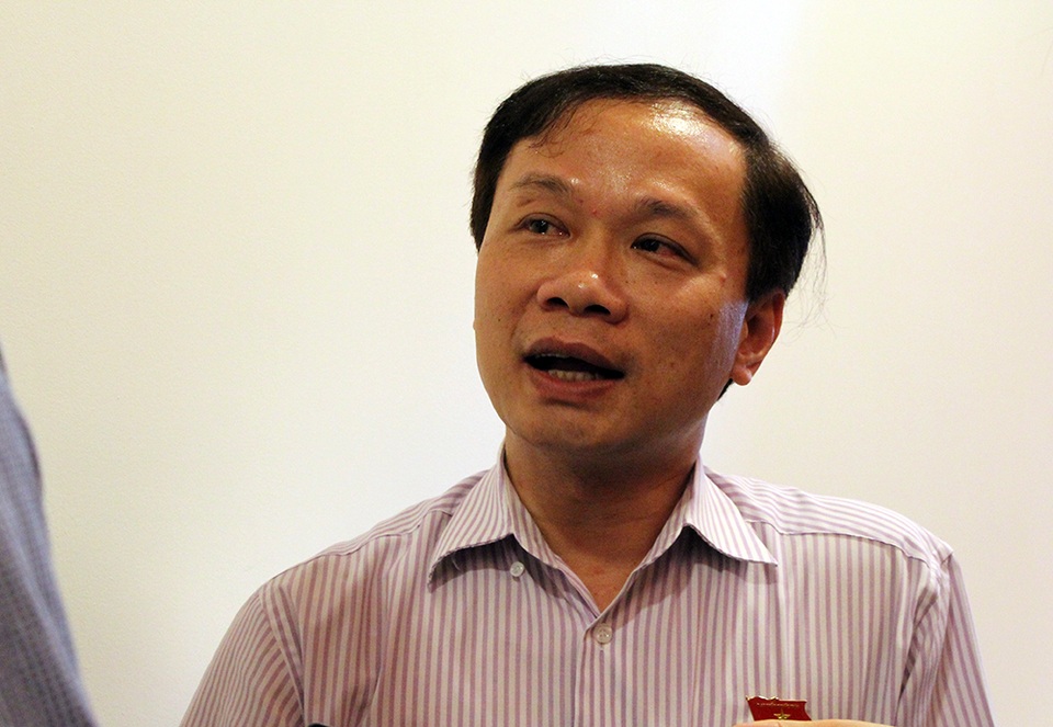 “Cấp phép phổ biến” bài Tiến quân ca: Sai lầm phải bị xử lý! - 1
Đại biểu Phạm Tất Thắng cho rằng việc cho phổ biến rộng rãi bài Tiến quân ca là không bình thường.