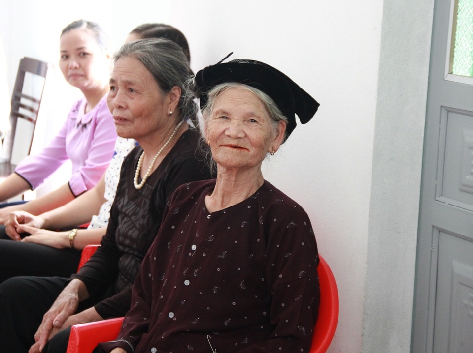Khánh thành và bàn giao nhà tình nghĩa cho vợ liệt sỹ Lương Khắc Thứ - 7 Khánh thành và bàn giao nhà tình nghĩa cho vợ liệt sỹ Lương Khắc Thứ - 7