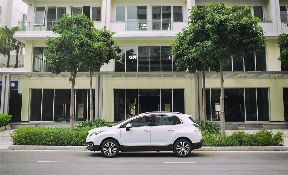 THACO giới thiệu mẫu xe Peugeot 3008 mới - 2
Peugeot 3008 mới với gói bảo hành mở rộng lên đến 5 năm hoặc 150.000 km tùy điều kiện nào đến trước.