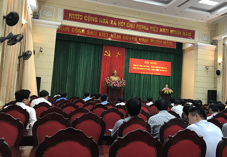 Hà Nội điểm danh, công khai cán bộ bỏ ngang cuộc họp chống lụt bão - 2 Khi ông Sửu phát biểu thì hội nghị đã ngót một phần đại biểu dự họp