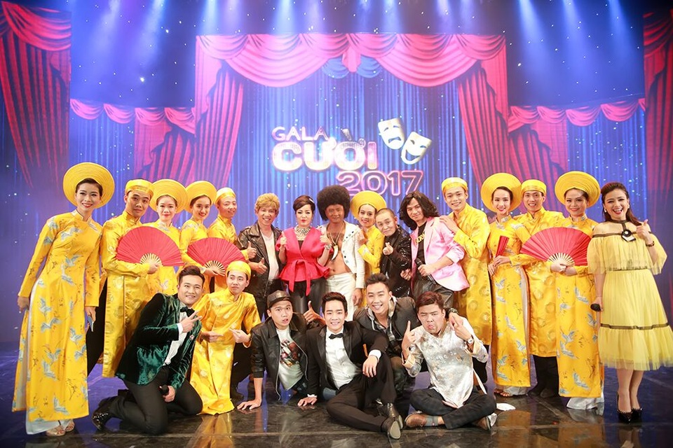 Thúy Nga, Tự Long khác lạ trong Gala Cười 2017 - 8