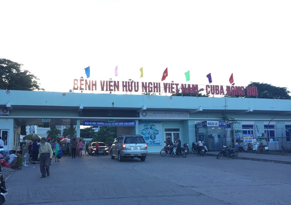 Nguy kịch vì uống nhầm dầu tràm - 1 Hiện tại ông Trí vẫn đang được điều trị tại Bệnh viện Hữu nghị Việt Nam - Cu Ba Đồng Hới