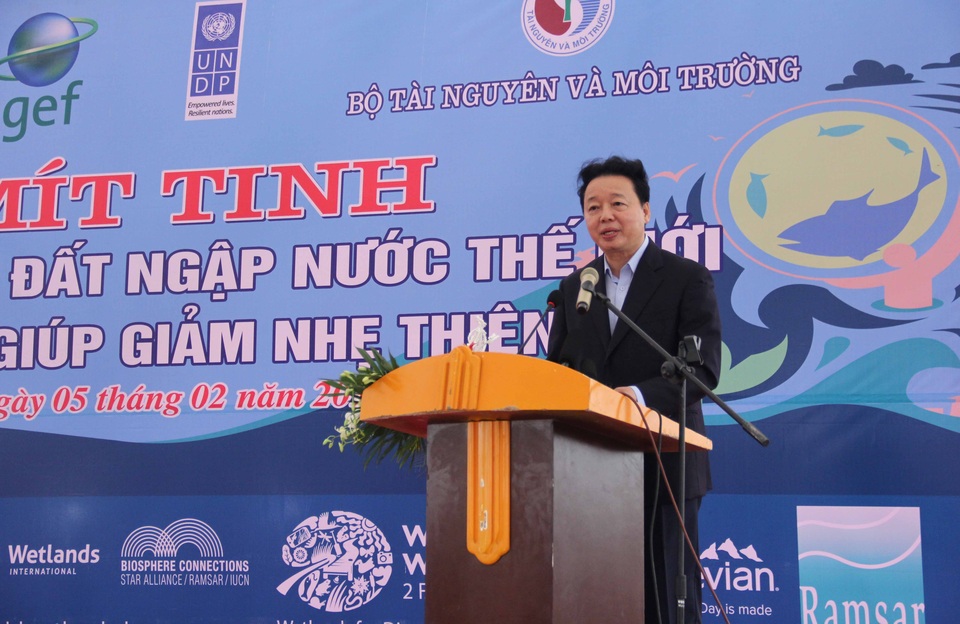 Bộ trưởng cùng người dân trồng cây ngập mặn ở Thái Bình - 1 Bộ trưởng Bộ Tài nguyên và Môi trường Trần Hồng Hà phát biểu tại Lễ mít tinh