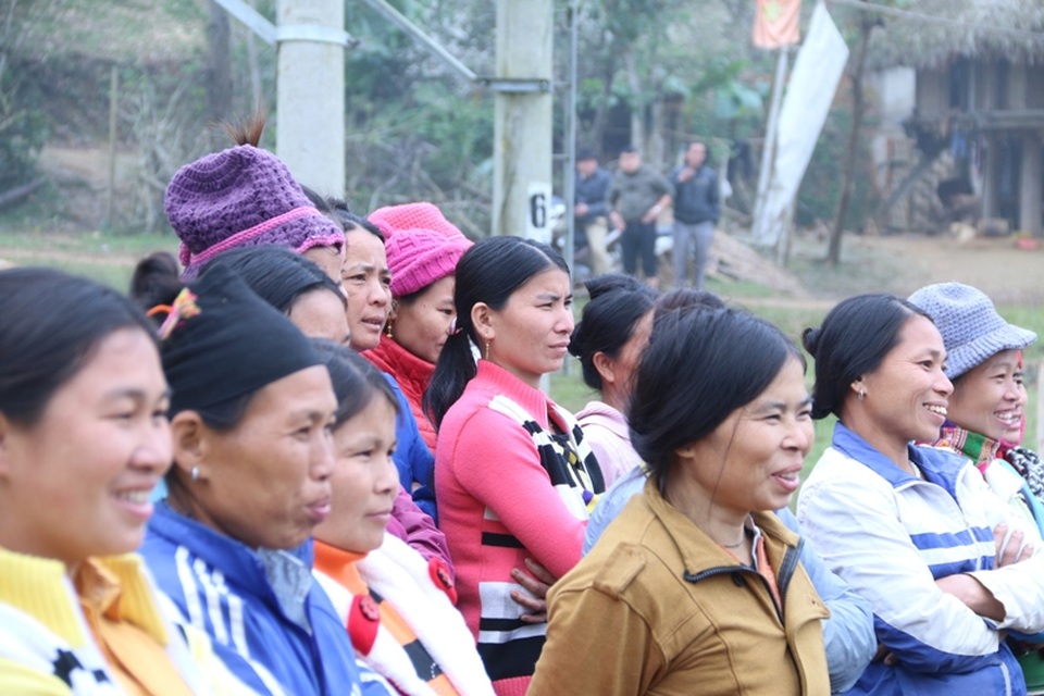Hân hoan ngày khánh thành phòng học Dân trí thứ 10 tại điểm trường Nà Đang - 5 Niềm háo hức của bà con