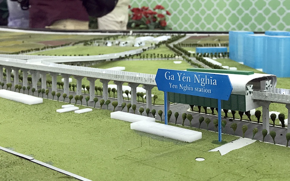 Người dân háo hức "chiêm ngưỡng" toàn tuyến đường sắt trên cao Cát Linh - Hà Đông - 10 Nhà ga Yên Nghĩa nằm trên quốc lộ 6, phía đối diện bến xe Yên Nghĩa