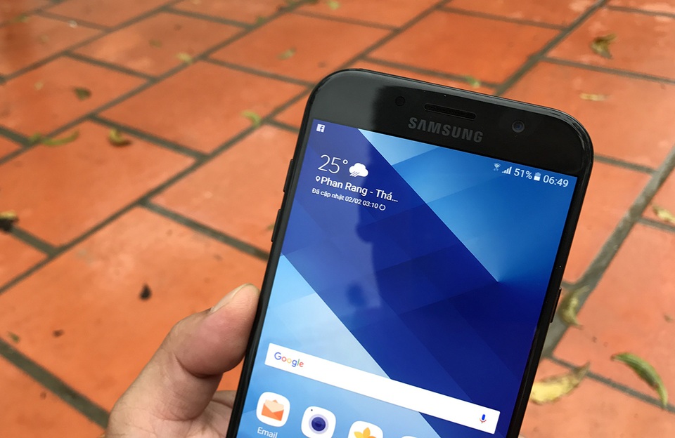 Đập hộp Galaxy A7 2017 thiết kế mới tại Việt Nam - 11 Cả hai camera đều tích hợp chế độ tự động lấy nét chính xác, bắt nét ổn định và cho hình ảnh sống động ngay cả trong điều kiện thiếu sáng.