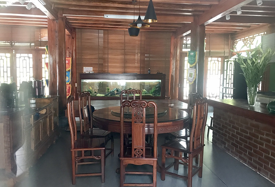 Cận cảnh nhà sàn, sân tennis “mọc” giữa sân trường tại Thủ đô - 9 UBND thành phố Hà Nội giao Sở Giáo dục và Đào tạo chủ trì, phối hợp với đơn vị liên quan kiểm tra thông tin báo nêu; kiên quyết xử lý sai phạm; xem xét, xử lý trách nhiệm tập thể, cá nhân liên quan; báo cáo Thành ủy, UBND thành phố trước ngày 5/6/2017.