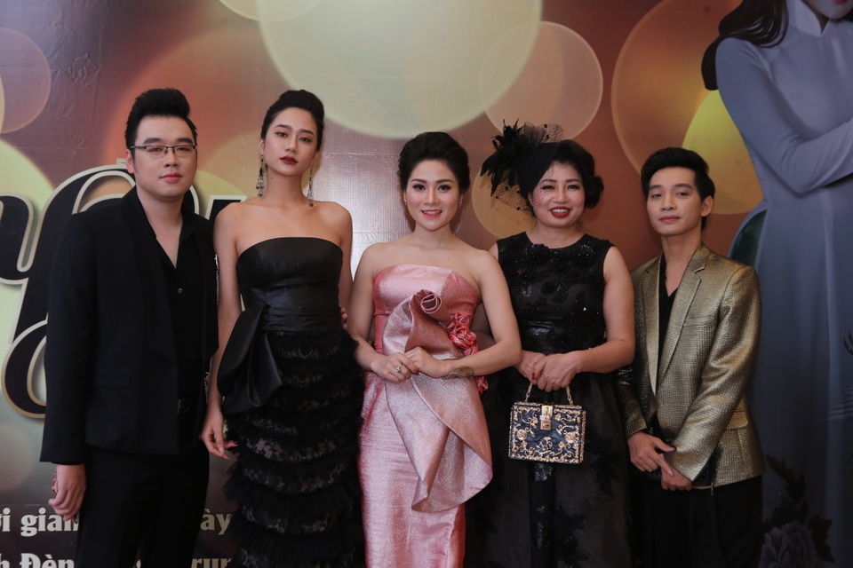 Thu Trang lộng lẫy trong họp báo với trang phục NTK Lê Hoàng Hải - 7 Thu Trang lộng lẫy trong họp báo với trang phục NTK Lê Hoàng Hải - 7