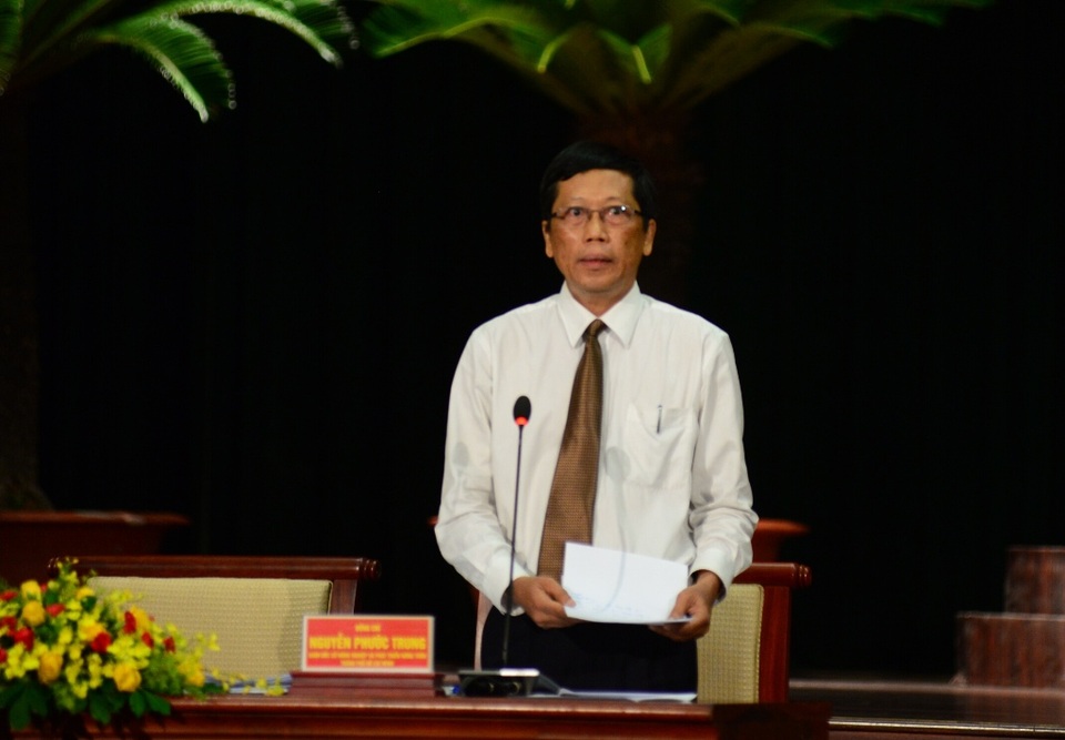 “Giải cứu” thịt heo làm nóng nghị trường TPHCM - 3 Ông Nguyễn Phước Trung - Giám đốc Sở Nông nghiệp và phát triển nông thôn TPHCM, cho biết đang nghiên cứu tổ chức 1 doanh nghiệp đầu mối để hỗ trợ nông dân TP tiêu thụ nông sản